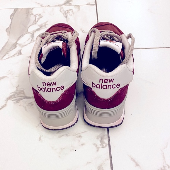 SOLD 💫 New Balance 574 Core
Burgundy - Picture 4 of 5